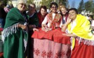 «Серебряные» волонтеры приняли участие в народном гулянье «Именины у рябины»