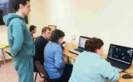 Молодые инвалиды с интересом занимаются в Клубе любителей компьютера «КУБ»