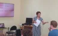 «Серебряный» волонтёр Петрова А.В. провела для получателей услуг отделения социальной реабилитации деловую игру «Семейное право»